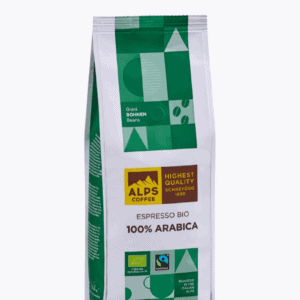 Biologische espresso koffiebonen van 100% Arabica, verpakt in een groene en witte zak met kwaliteitslogo, ideaal voor espressoliefhebbers.